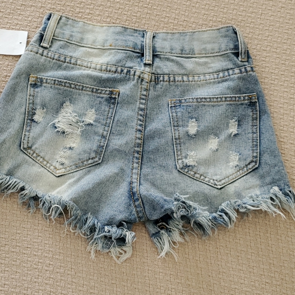 Pearl denim shorts - Picture 3 of 4